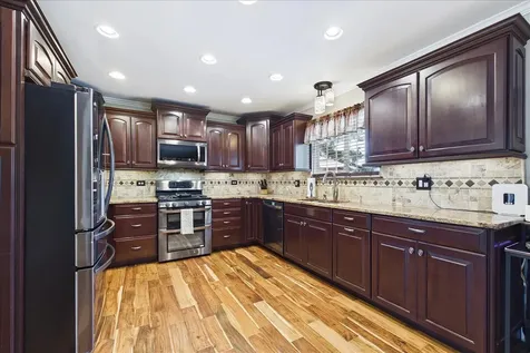816 Belle Plaine Avenue Gurnee IL 60031