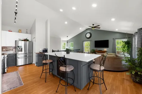 1948 Sundrop Court Bartlett IL 60103