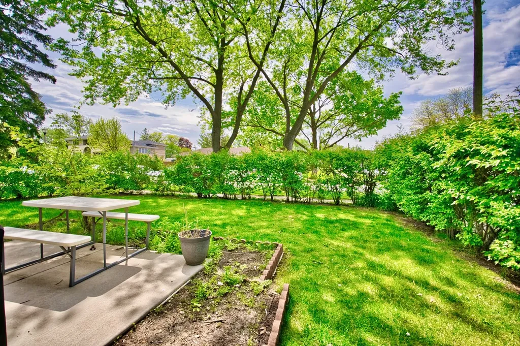 7135 Laramie Avenue Skokie IL 60077