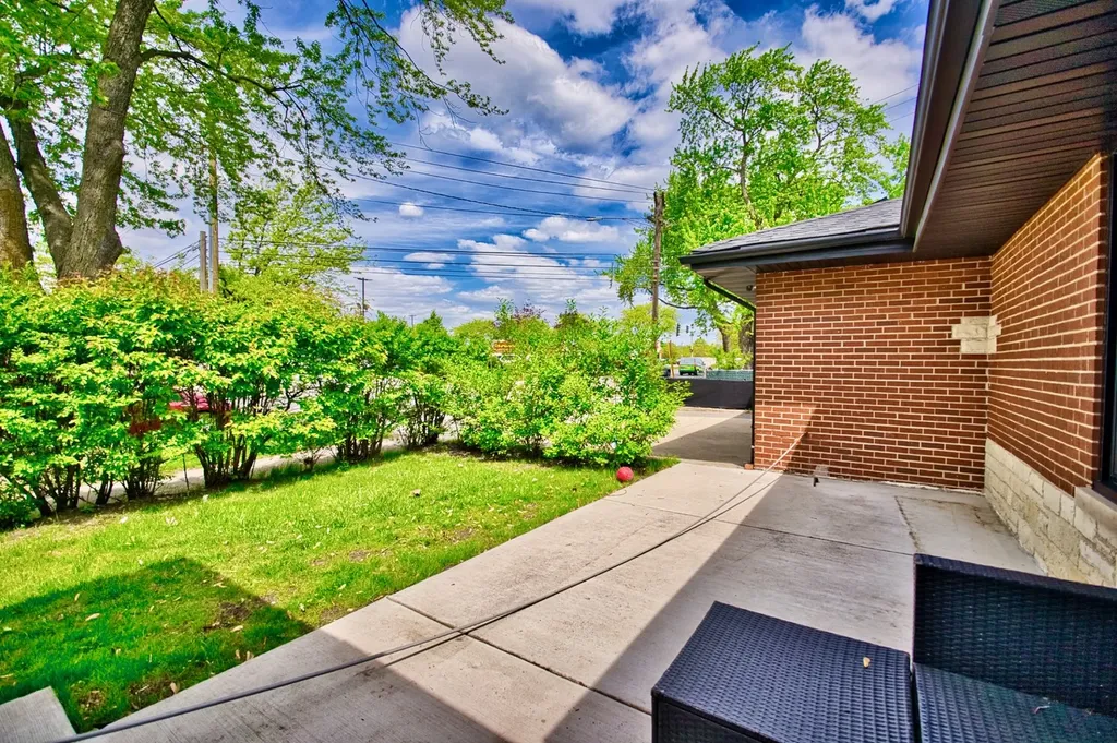 7135 Laramie Avenue Skokie IL 60077
