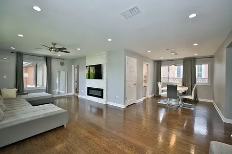 7135 Laramie Avenue Skokie IL 60077