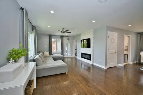 7135 Laramie Avenue Skokie IL 60077