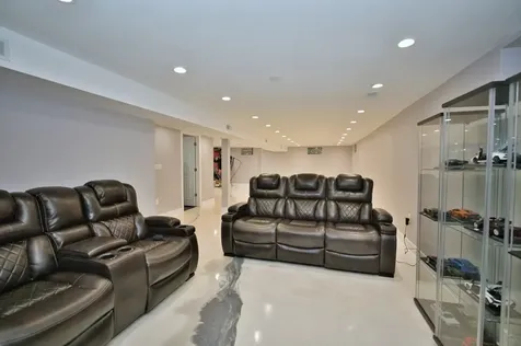 7135 Laramie Avenue Skokie IL 60077