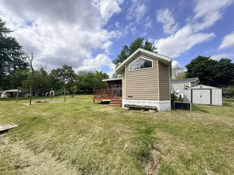 29-379 Woodhaven Lakes Sublette IL 61367