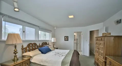 4351 West Chase Avenue Lincolnwood IL 60712