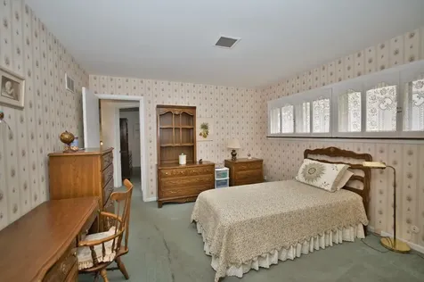 4351 West Chase Avenue Lincolnwood IL 60712