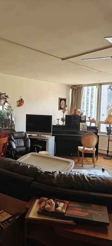 201 East Chestnut Street Chicago IL 60611