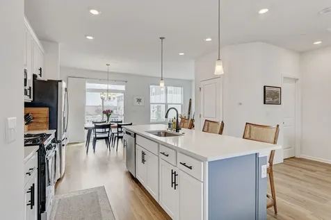 1078 Bogart Street Des Plaines IL 60018