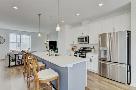 1078 Bogart Street Des Plaines IL 60018