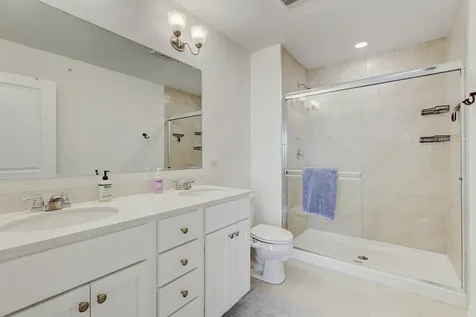 1078 Bogart Street Des Plaines IL 60018