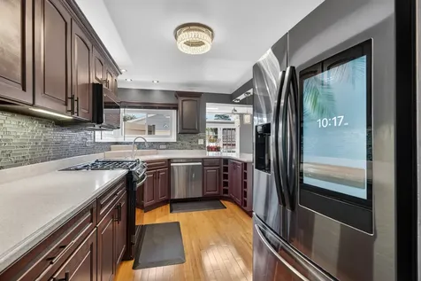 8263 North Washington Street Niles IL 60714
