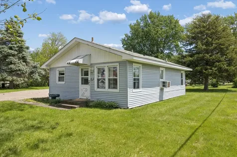 4368 9TH Street East Moline IL 61244