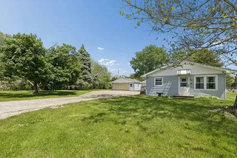 4368 9TH Street East Moline IL 61244