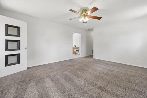4368 9TH Street East Moline IL 61244