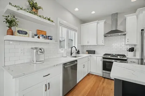512 Wheatley Drive Mahomet IL 61853