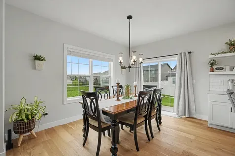 512 Wheatley Drive Mahomet IL 61853