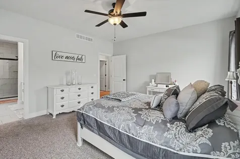 512 Wheatley Drive Mahomet IL 61853