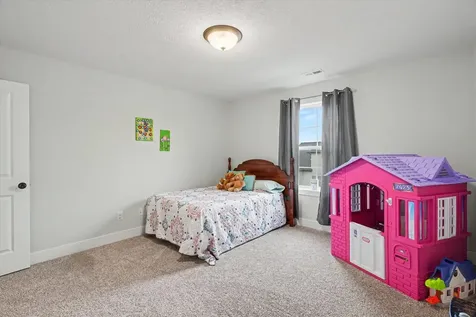 512 Wheatley Drive Mahomet IL 61853