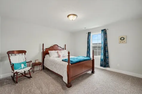 512 Wheatley Drive Mahomet IL 61853