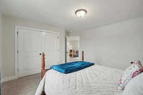 512 Wheatley Drive Mahomet IL 61853