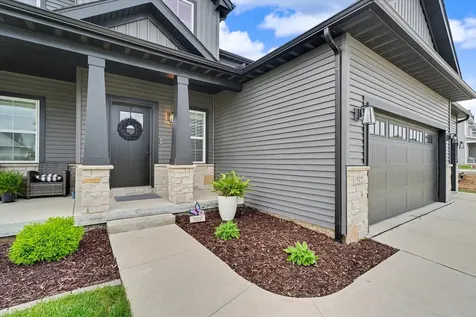 512 Wheatley Drive Mahomet IL 61853