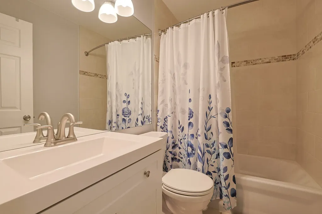 830 Hawk Lane Carol Stream IL 60188