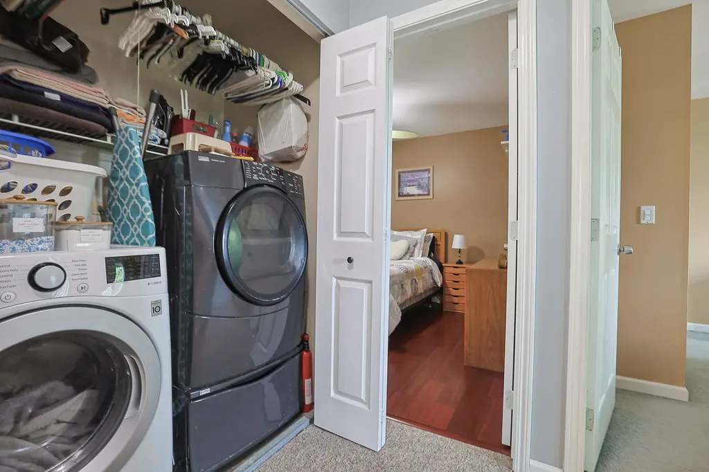 830 Hawk Lane Carol Stream IL 60188