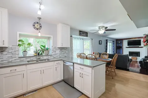 830 Hawk Lane Carol Stream IL 60188