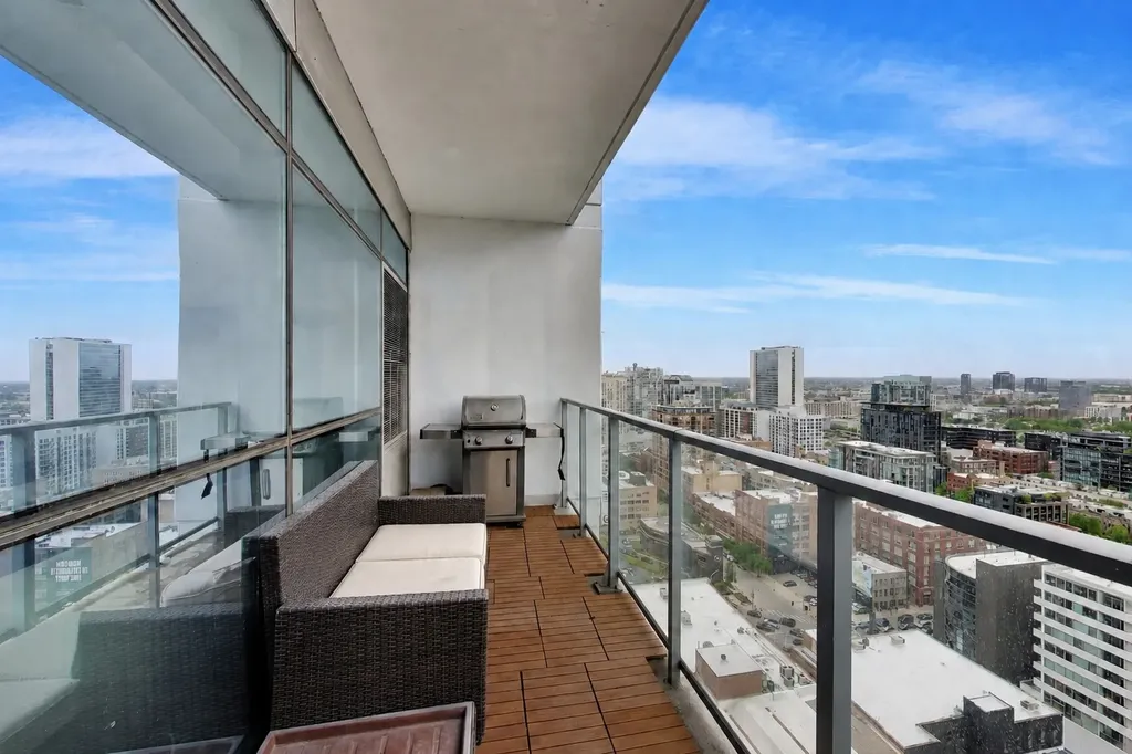 303 West Ohio Street Chicago IL 60654
