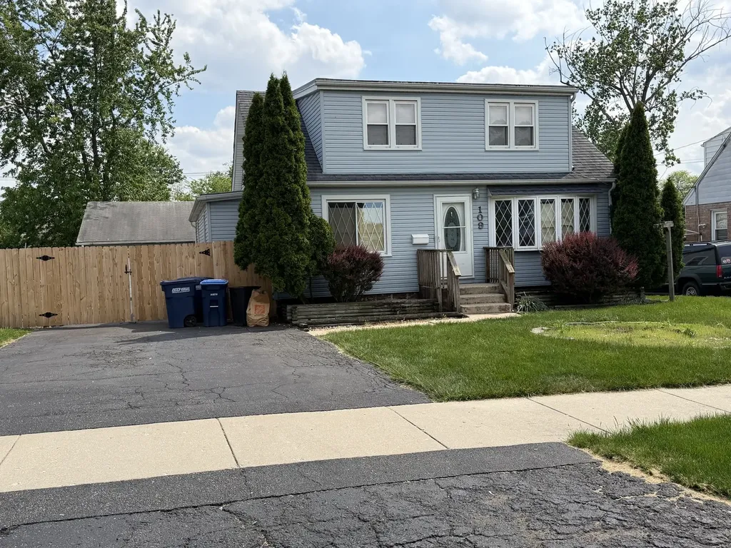 109 Village Drive N Northlake IL 60164