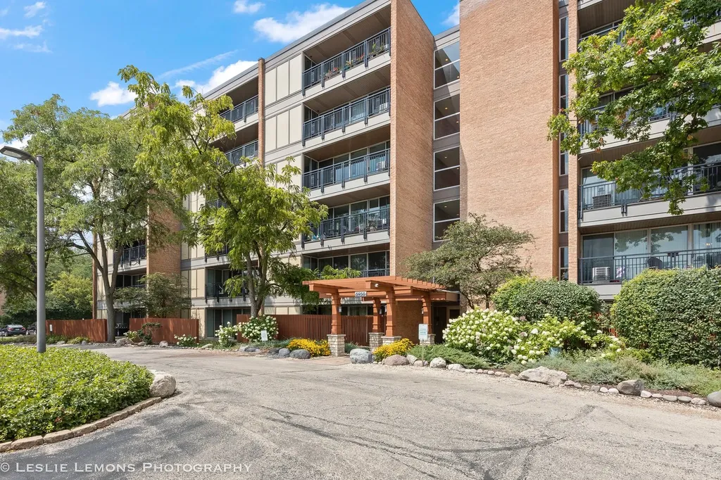 5950 Oakwood Drive Lisle IL 60532