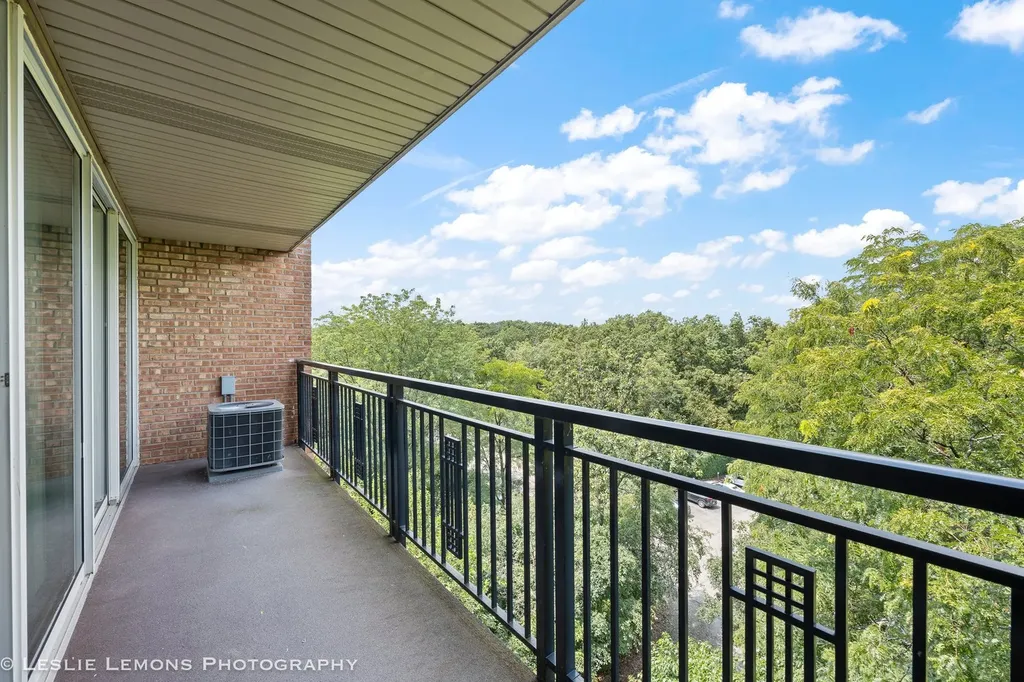5950 Oakwood Drive Lisle IL 60532