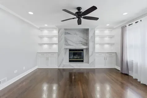 317 Vincent Place Elgin IL 60123