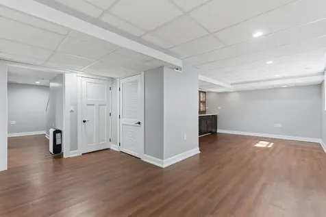 317 Vincent Place Elgin IL 60123