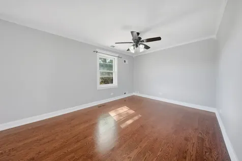 317 Vincent Place Elgin IL 60123