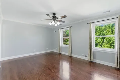 317 Vincent Place Elgin IL 60123