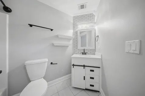 317 Vincent Place Elgin IL 60123