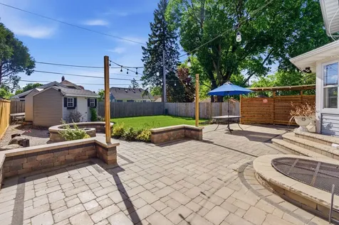 317 Vincent Place Elgin IL 60123