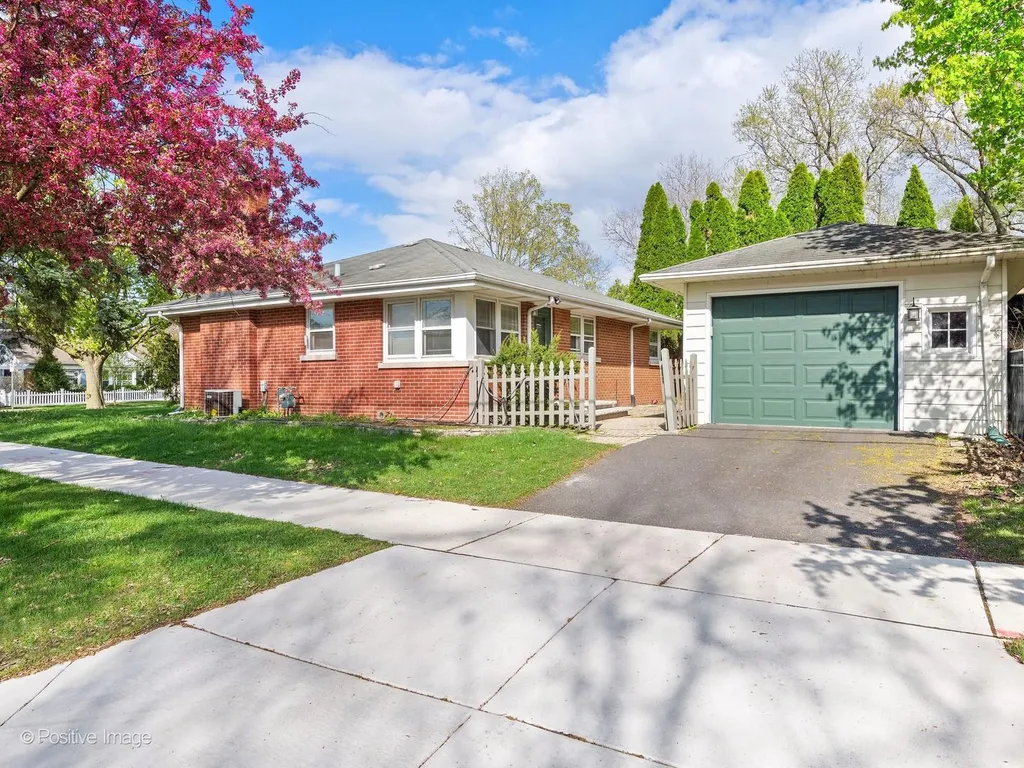 405 Greenfield Avenue Glen Ellyn IL 60137