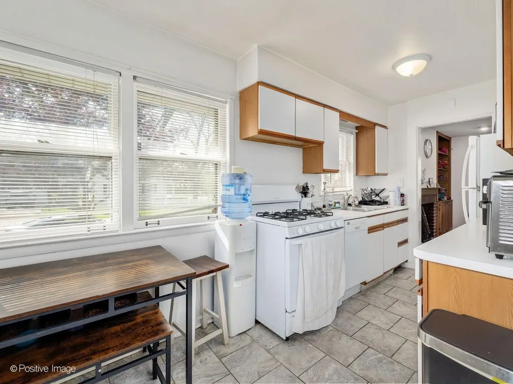 405 Greenfield Avenue Glen Ellyn IL 60137