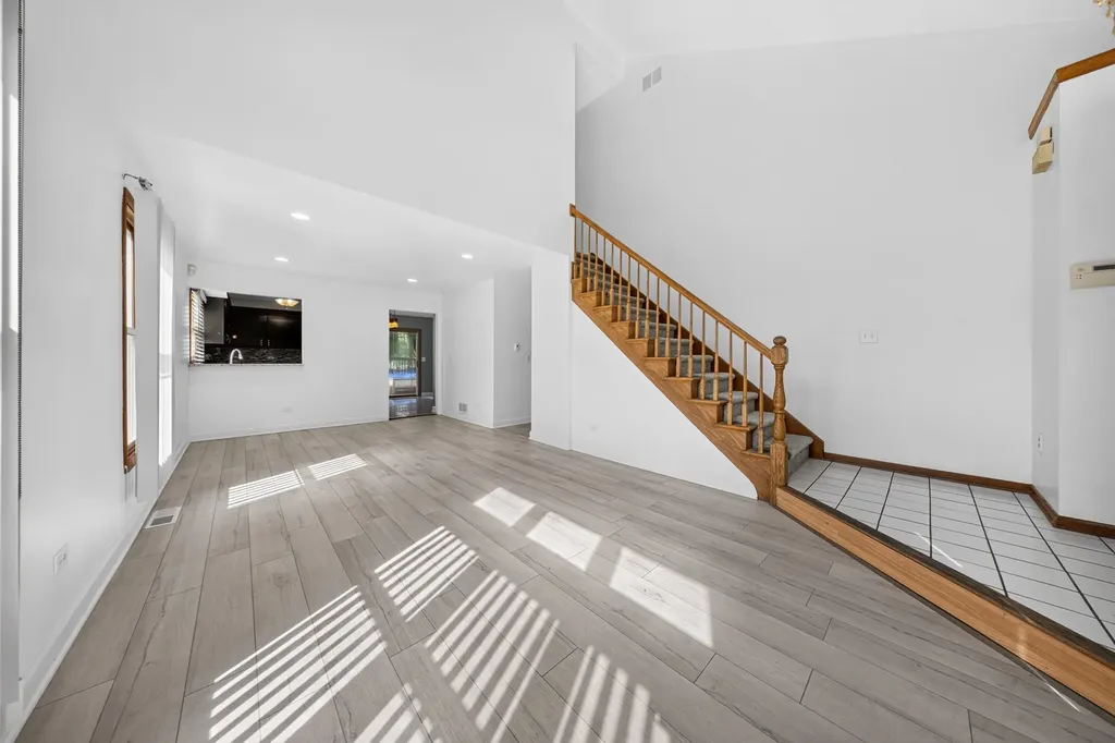 1560 Colorado Avenue Aurora IL 60506