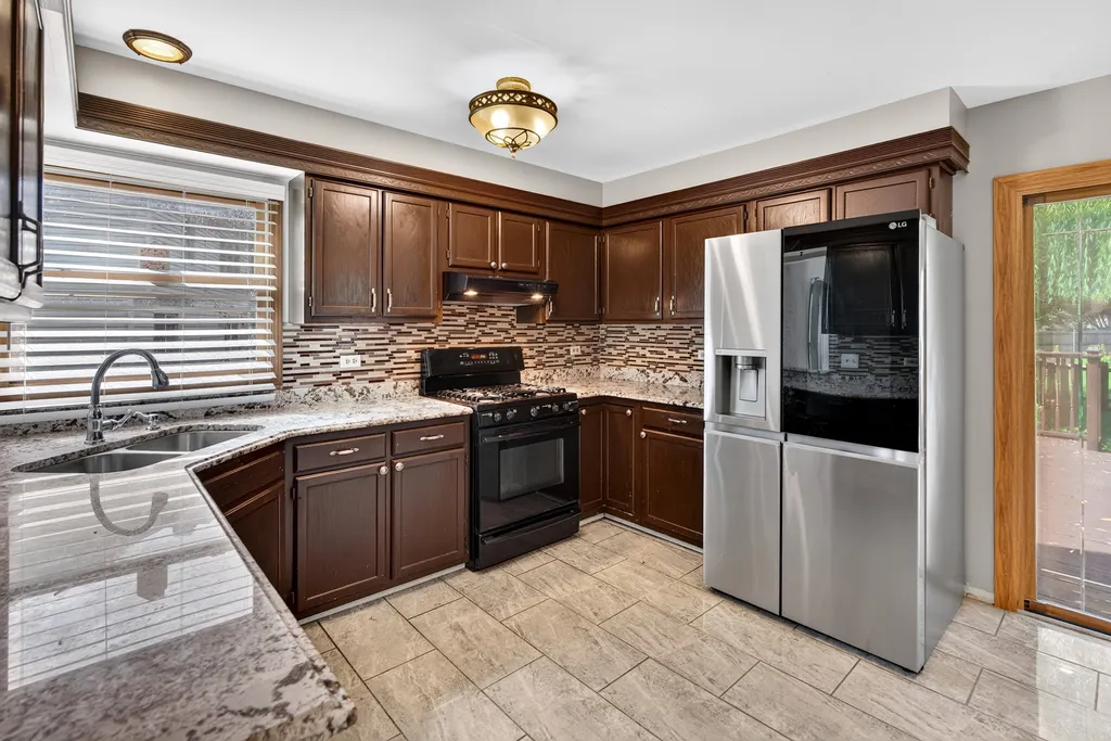 1560 Colorado Avenue Aurora IL 60506