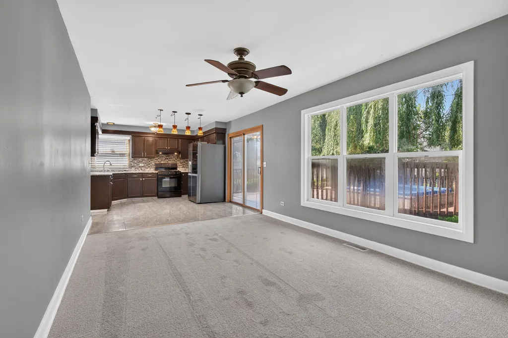 1560 Colorado Avenue Aurora IL 60506