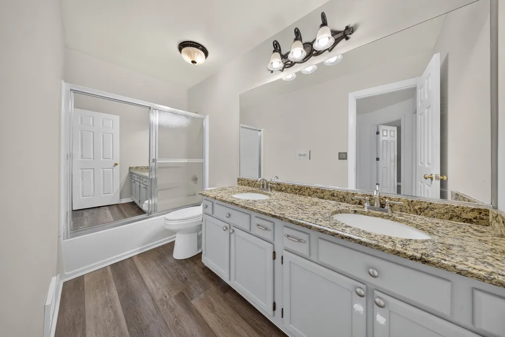 1560 Colorado Avenue Aurora IL 60506