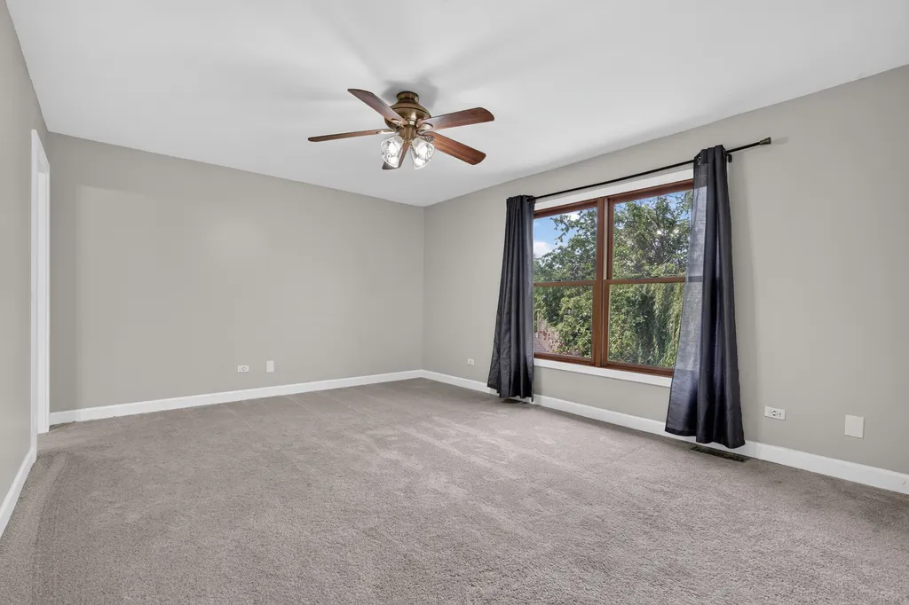 1560 Colorado Avenue Aurora IL 60506