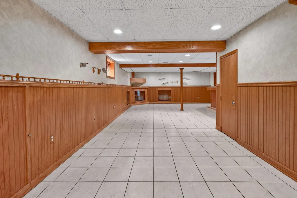 1560 Colorado Avenue Aurora IL 60506