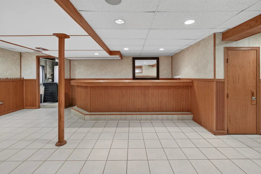 1560 Colorado Avenue Aurora IL 60506