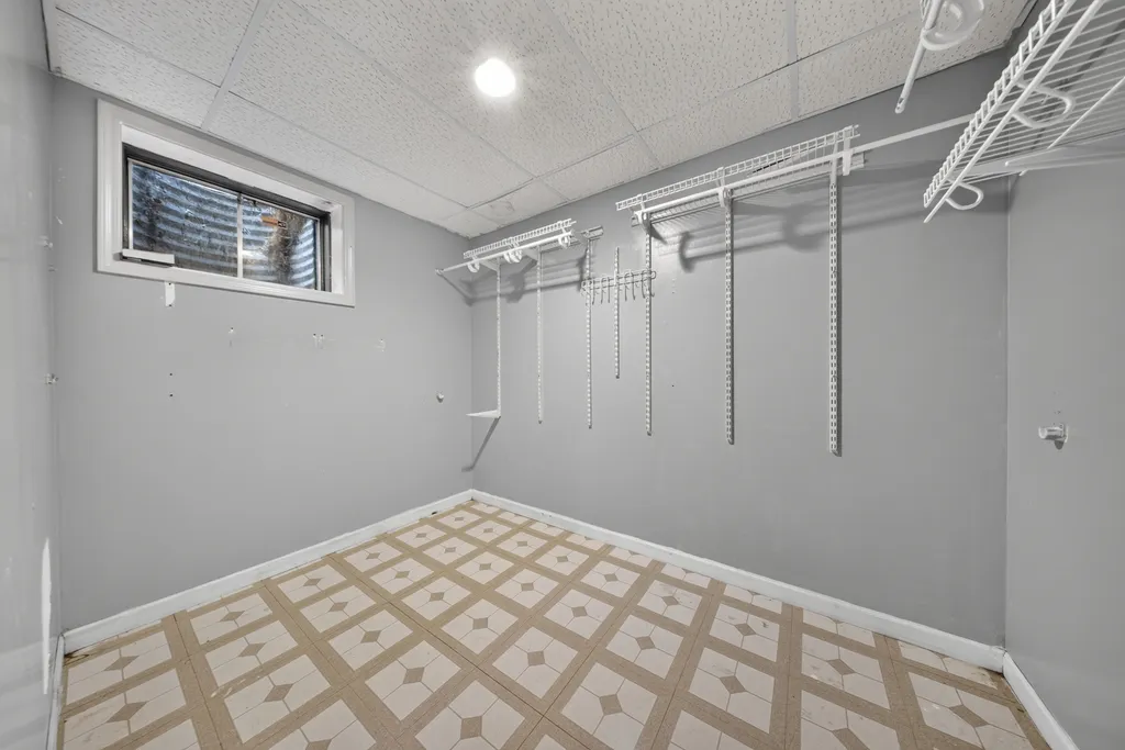 1560 Colorado Avenue Aurora IL 60506