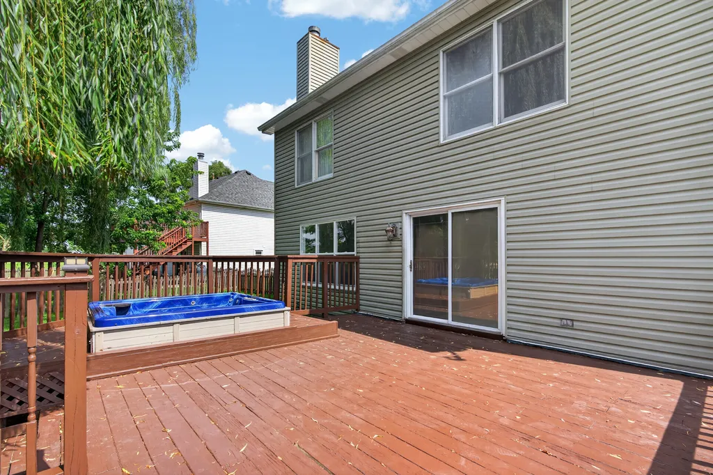1560 Colorado Avenue Aurora IL 60506