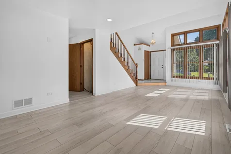 1560 Colorado Avenue Aurora IL 60506